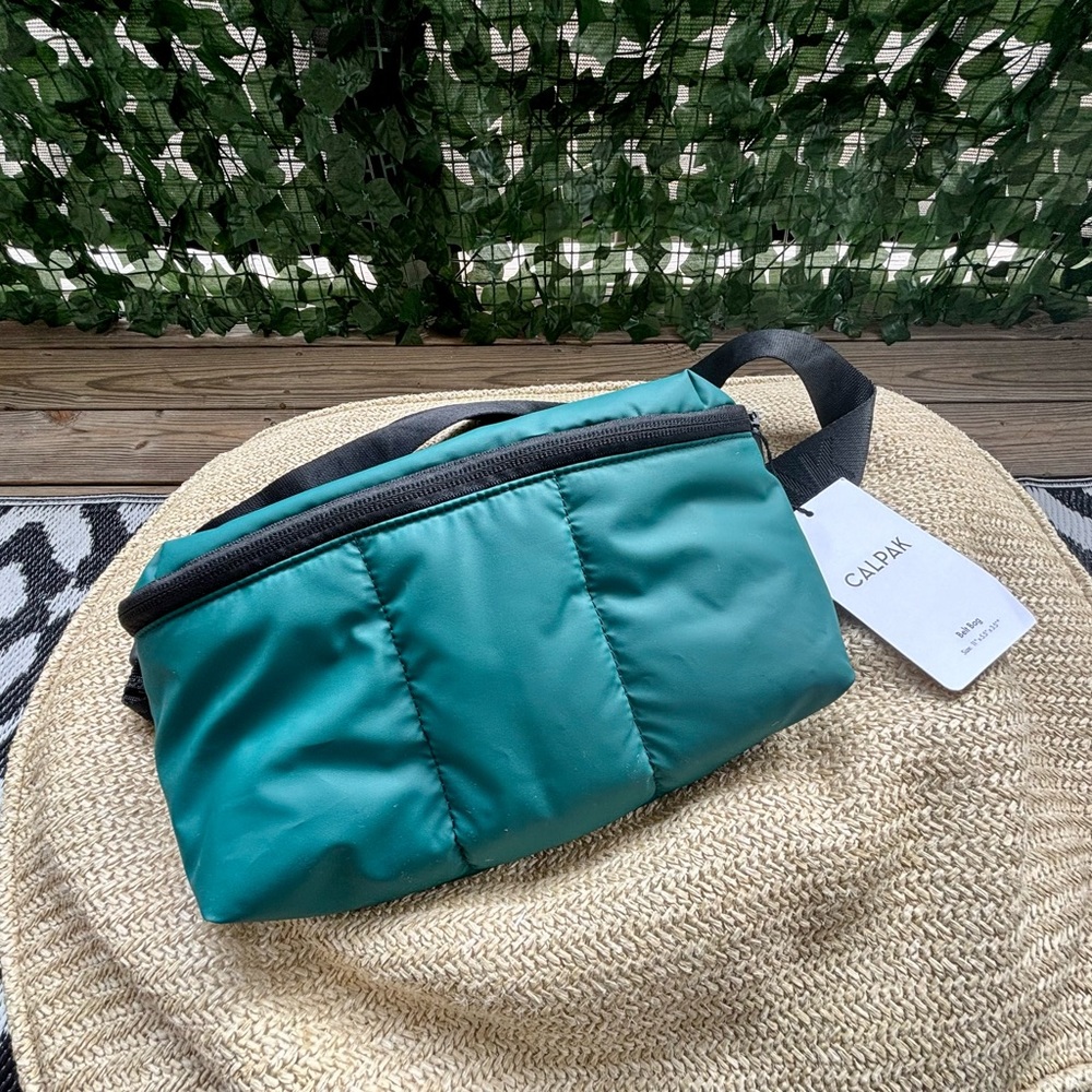 NWT! Calpak Luka Belt Bag - Kale Green 💚